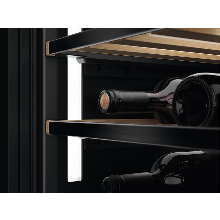 AEG - Cave à vin sous-encastrable - AWUS040B8B